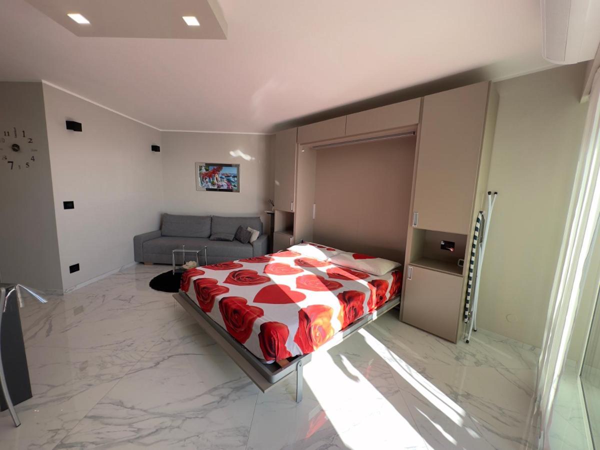 Exclusive Panoramic Sea View In Victoria Beach Мантон Екстер'єр фото