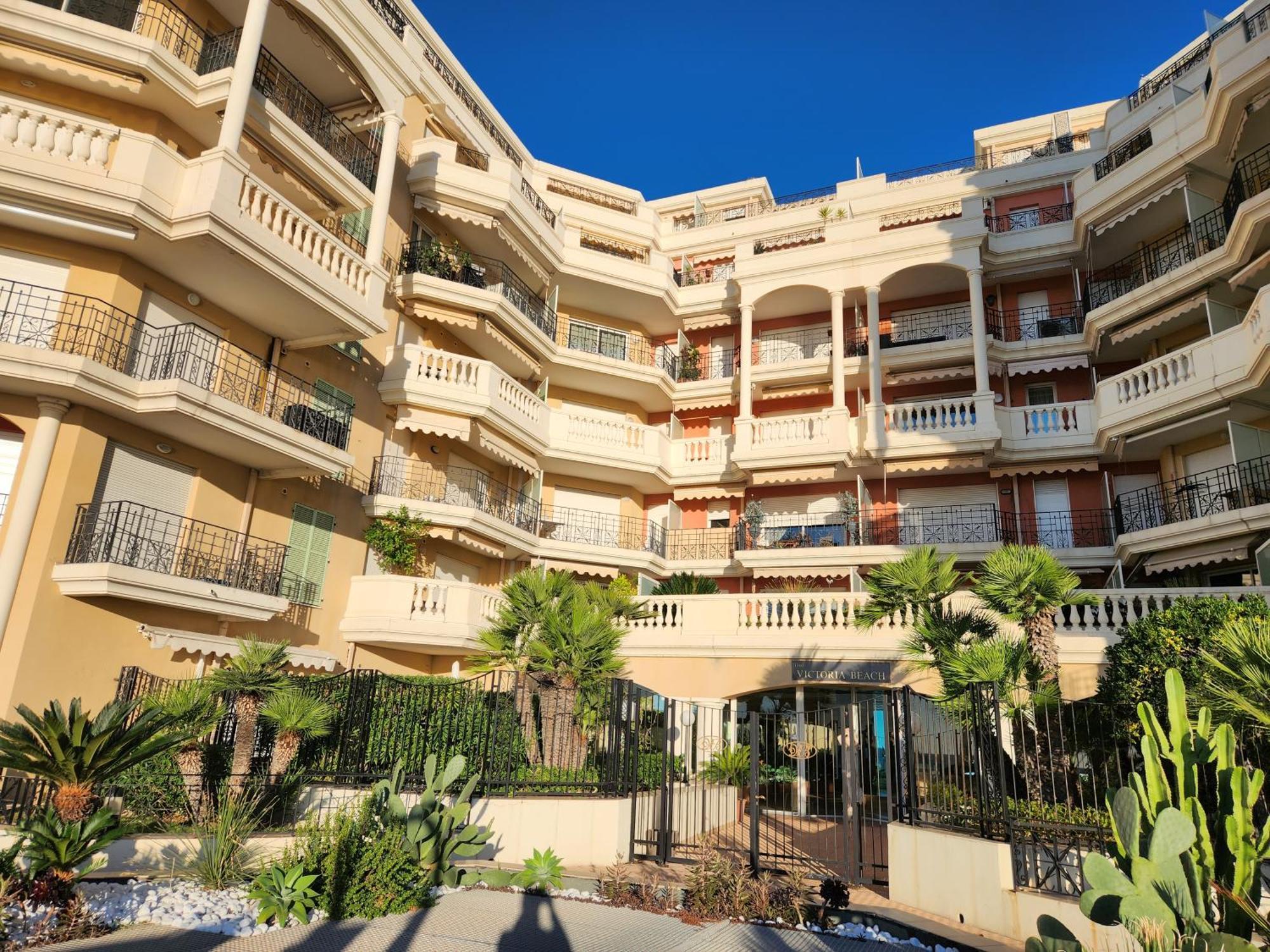 Exclusive Panoramic Sea View In Victoria Beach Мантон Екстер'єр фото